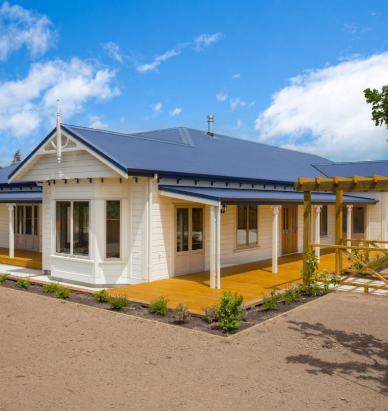 025 77 Fairbourne Dr.jpg